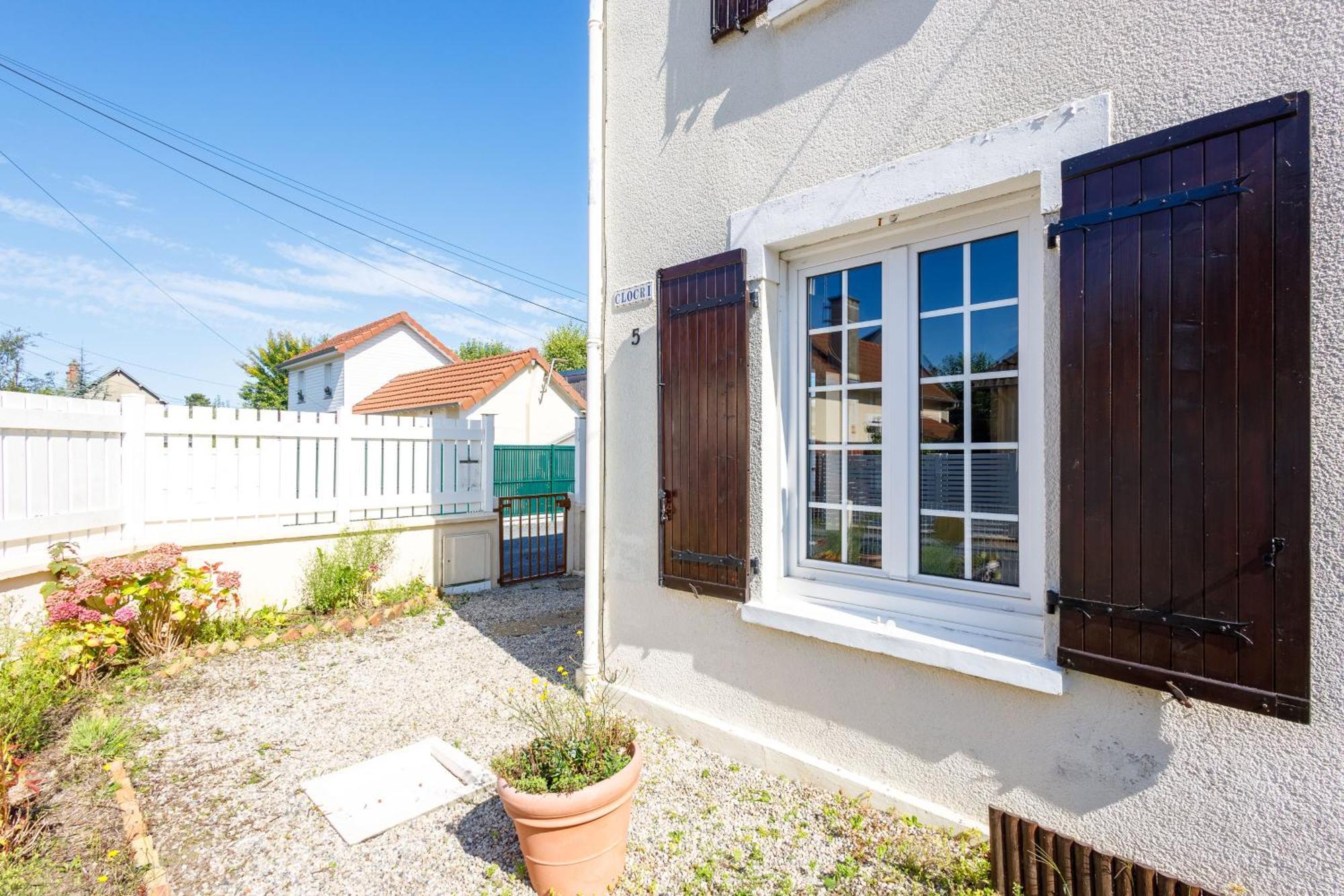 La Maison Cabourgeaise Proche Mer Exterior photo