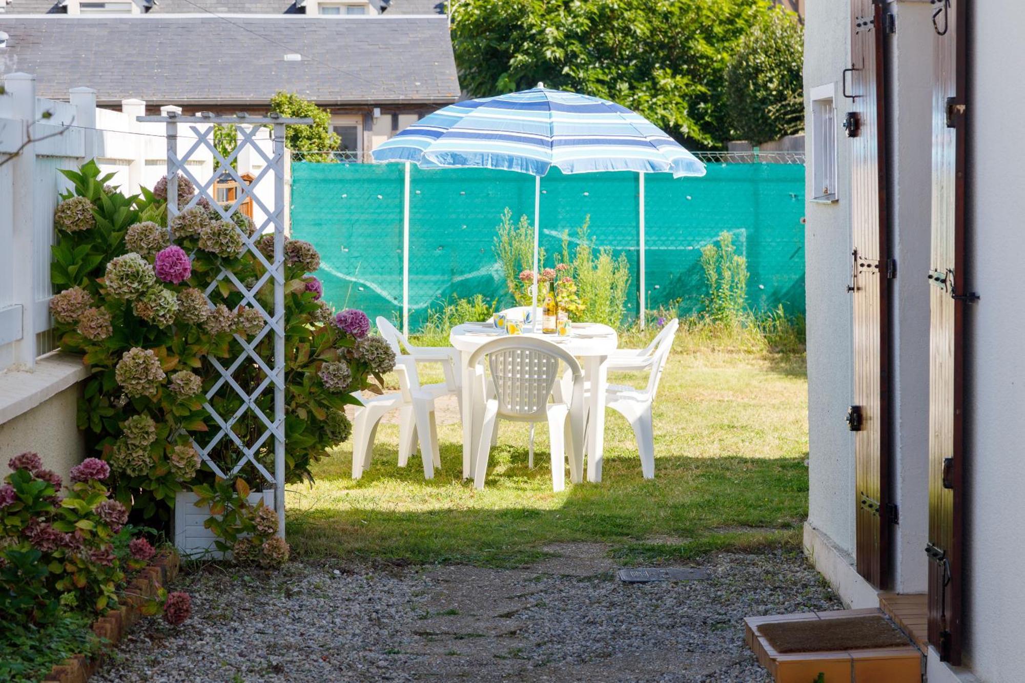 La Maison Cabourgeaise Proche Mer Exterior photo